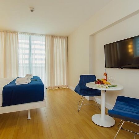 V. Orbi City Apartment Batumi Exterior photo